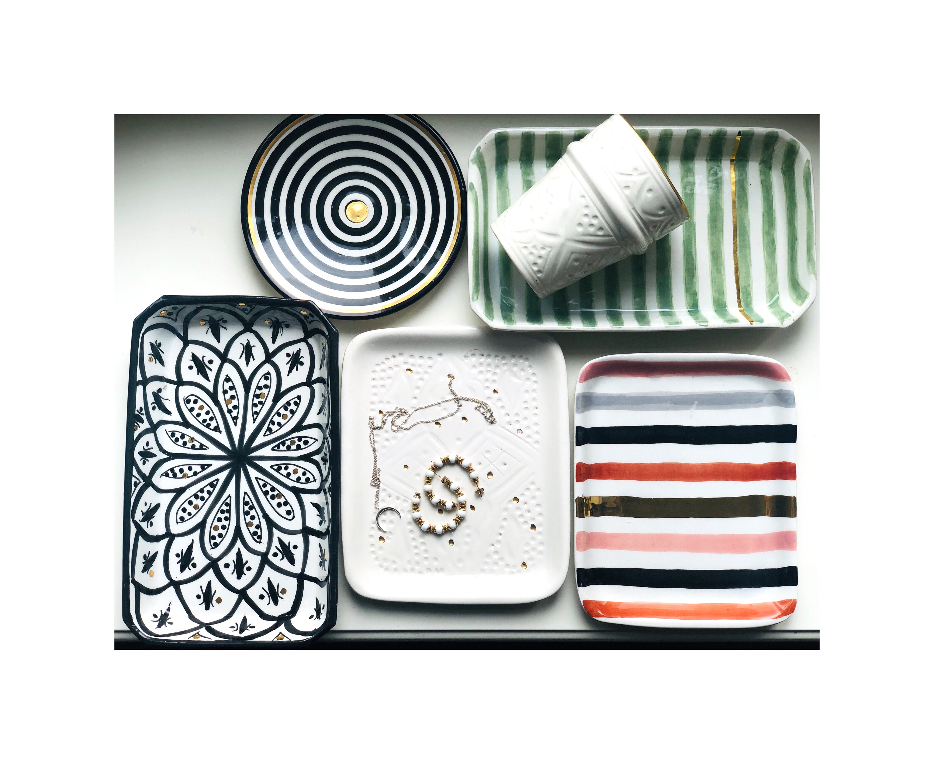 Striped ceramic tray // Green – M A H R I M A H R I